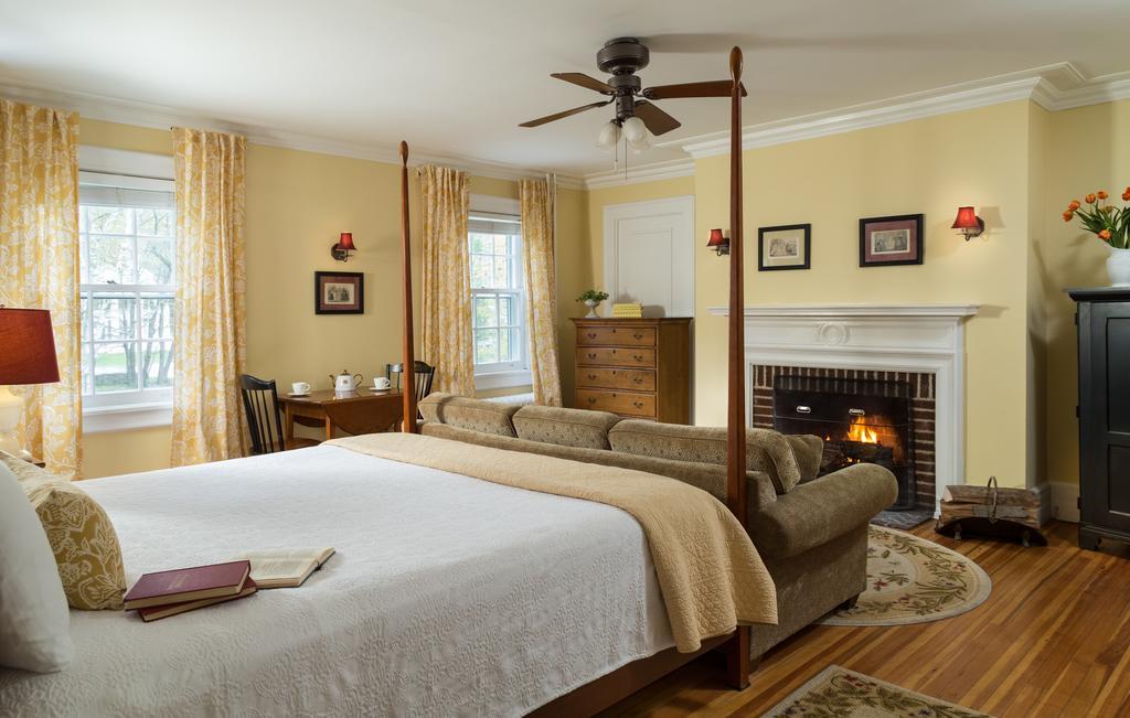 Four Chimneys Inn Bennington Ngoại thất bức ảnh