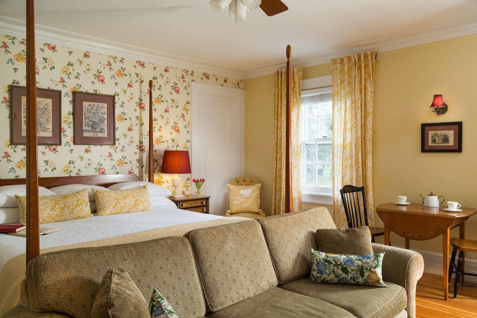 Four Chimneys Inn Bennington Ngoại thất bức ảnh