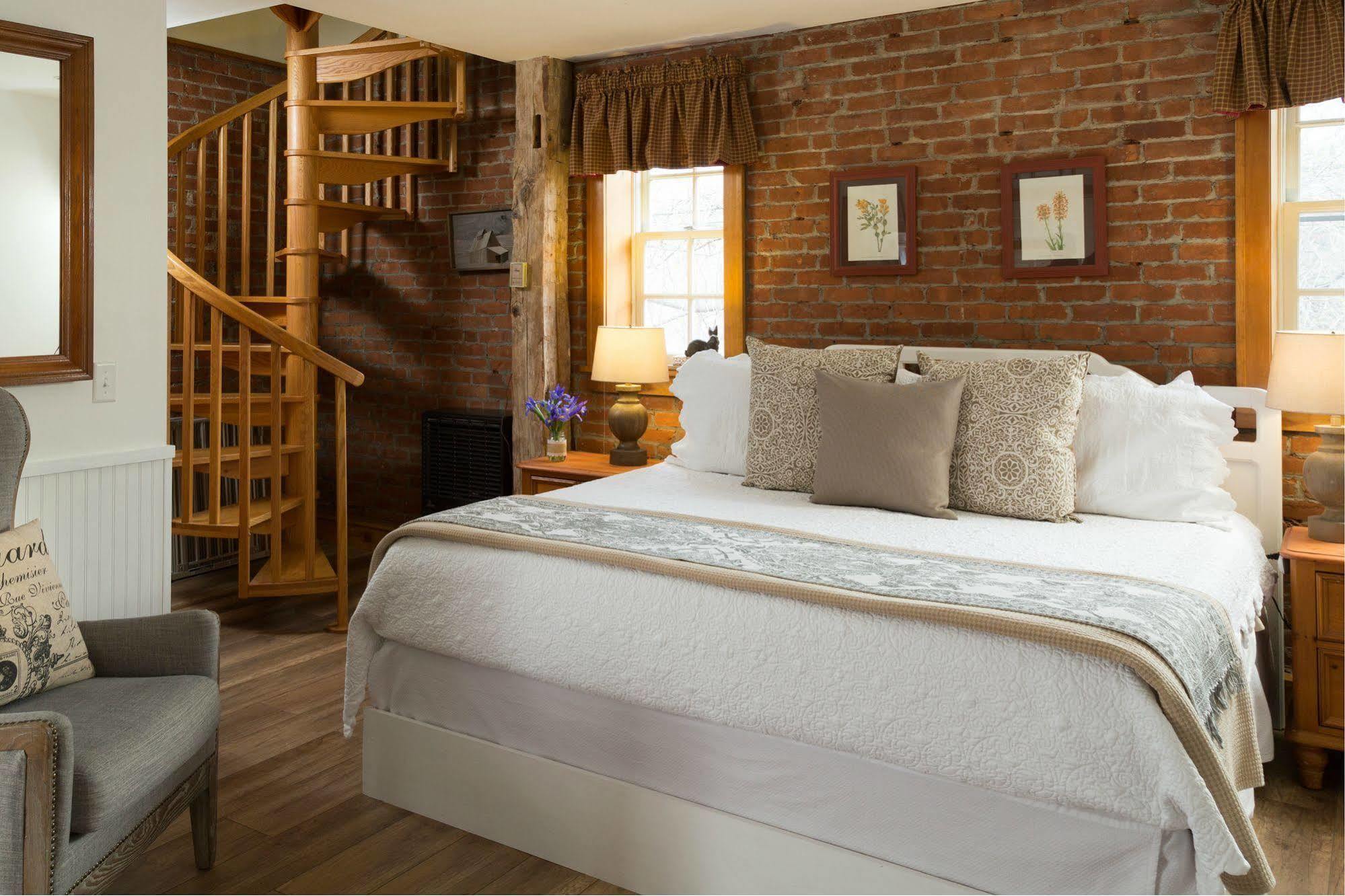 Four Chimneys Inn Bennington Ngoại thất bức ảnh